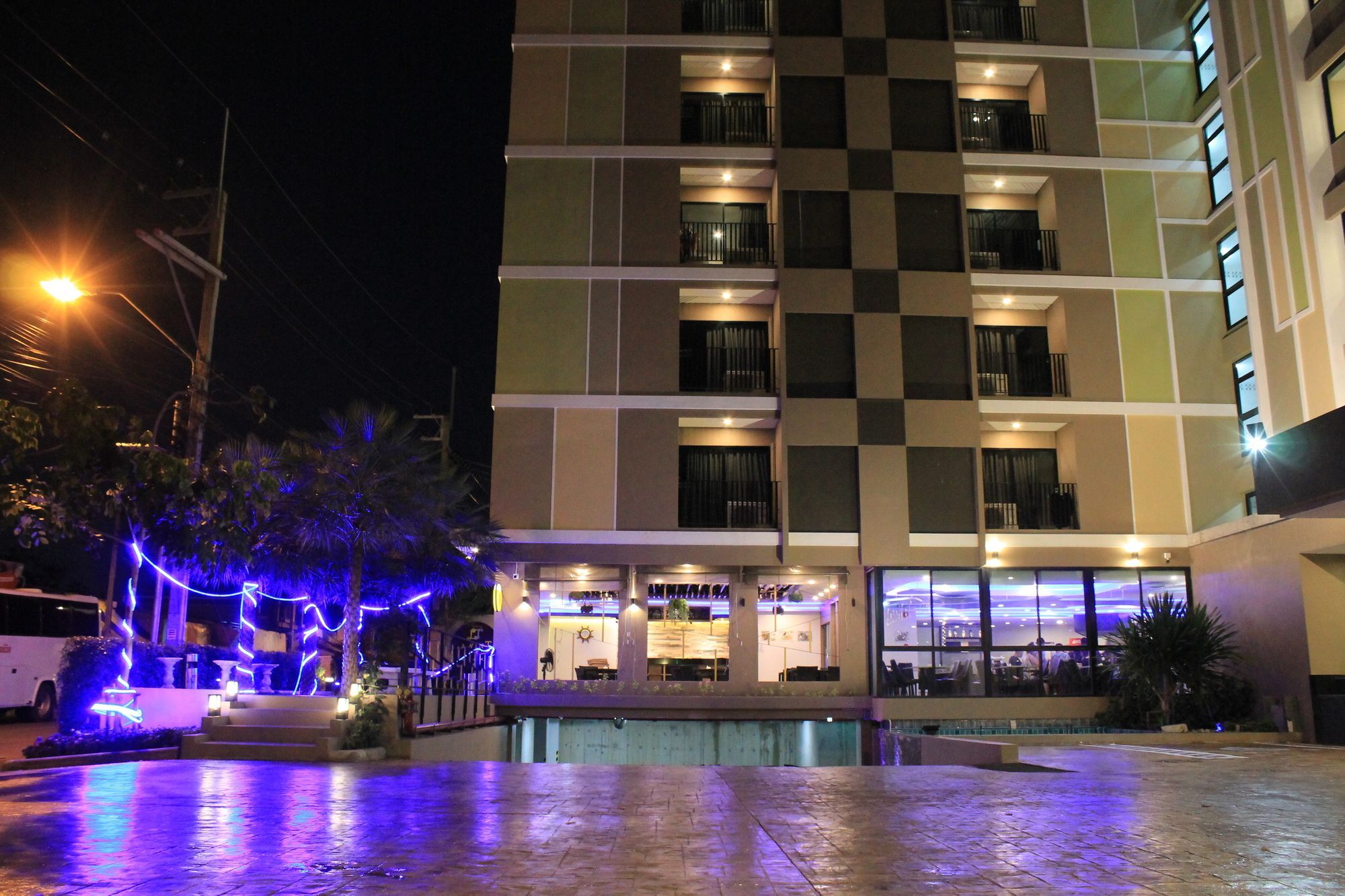 Lawinta Hotel Pattaya Jomtien Beach Exterior photo